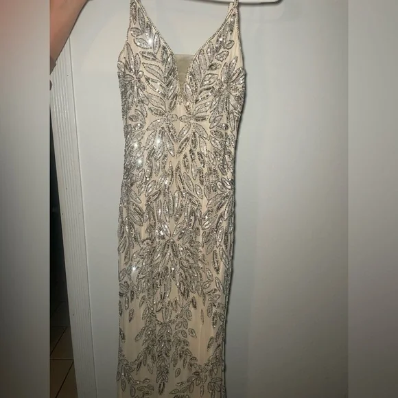 Mac Duggal 5107 Embellished Gold Leaf Long Evening Gown - Picture 9 of 16